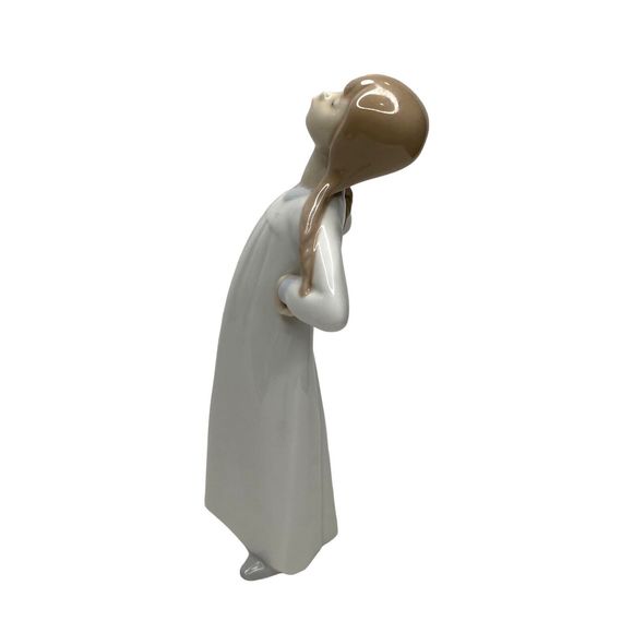 Lladro Girl Stretching in Night Gown Porcelain Figurine 8" Retired Handmade - Picture 3 of 10